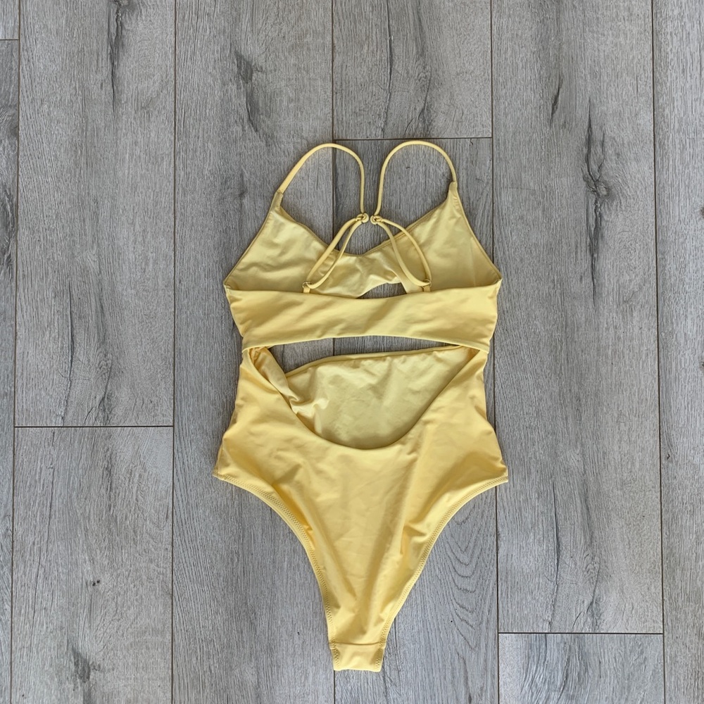 Cute forever 21 One Piece - Picture 2 of 3